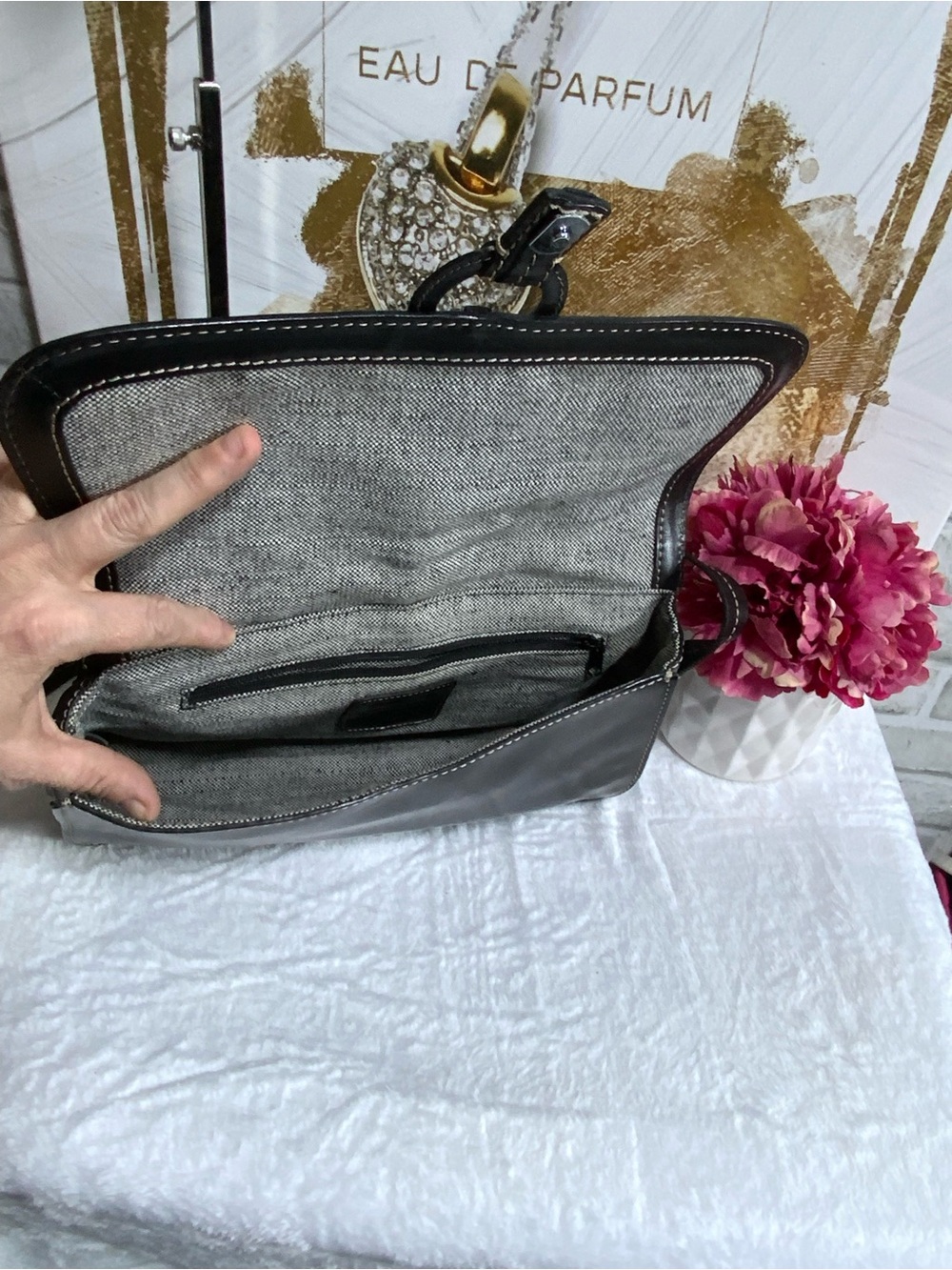 🩷Fossil Black Leather Shoulder Bag with White Contrast Stitching - Picture 5 of 6